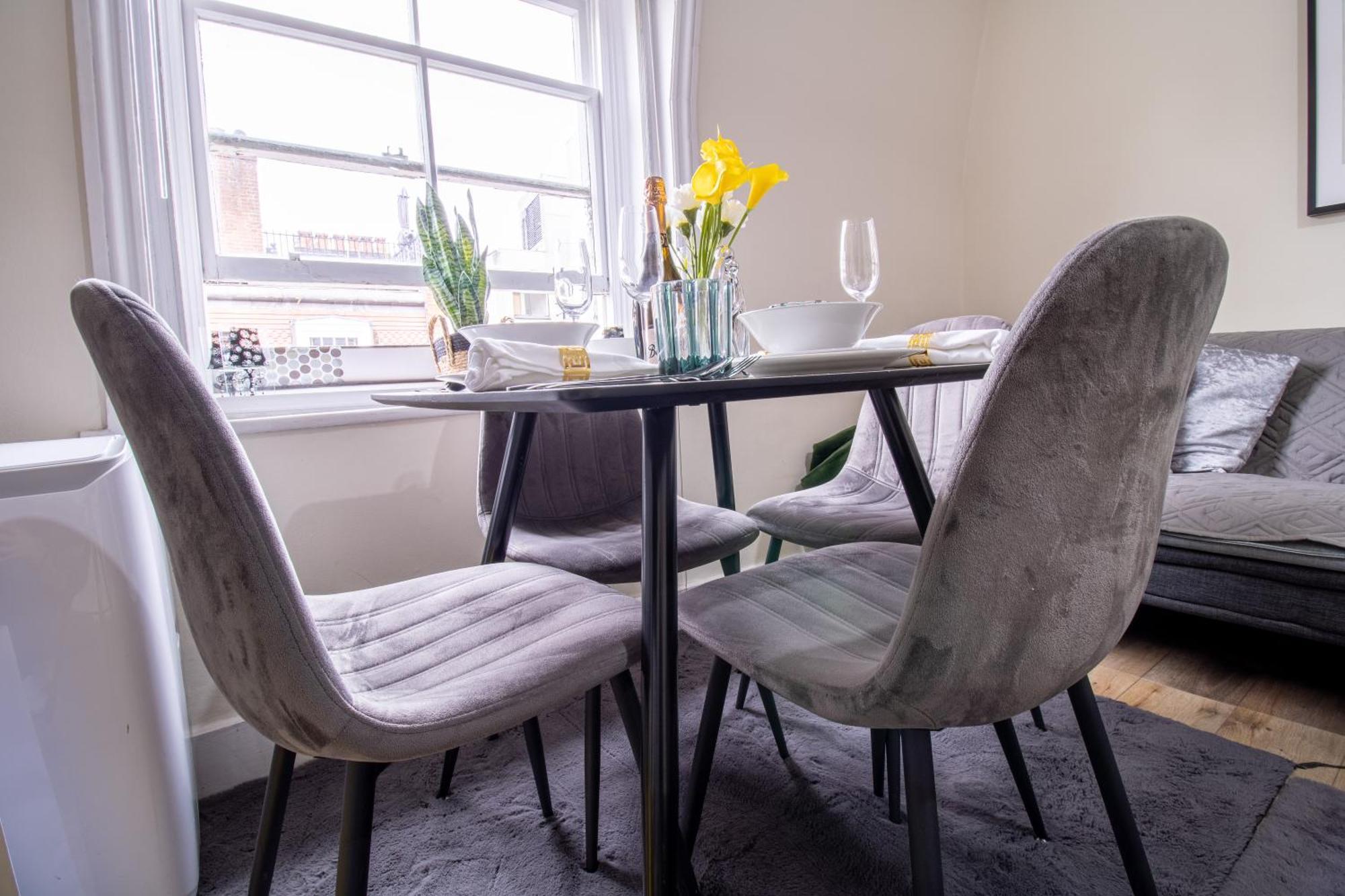 Cosy 2-Bedroom Apartment In Mayfair 8Cb - 4Th Floor No Elevator Londres Exterior foto